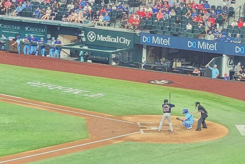 Los Texas Rangers en plena jugada