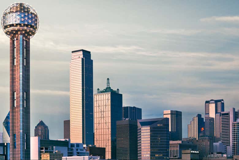 Vista panorâmica de Dallas com a Reunion Tower