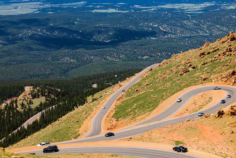 Carretera hacia el pico Pikes