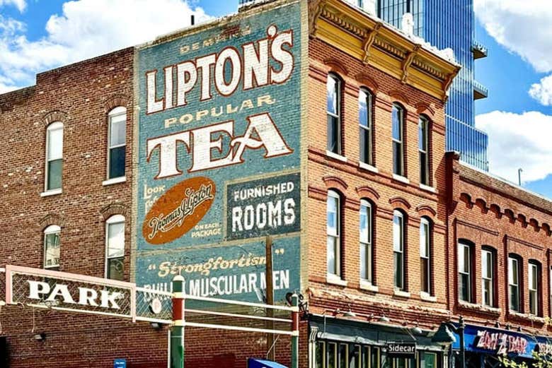 Cartellone pubblicitario della Lipton a Denver
