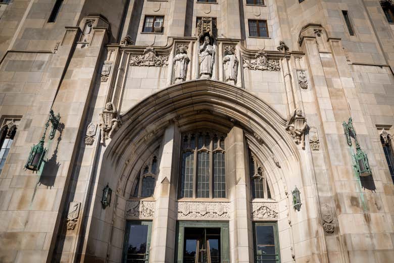 Explore the world's largest Masonic Temple