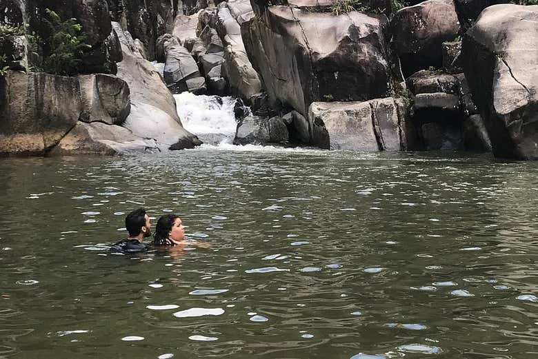 Un tuffo nel Charco El Hippie