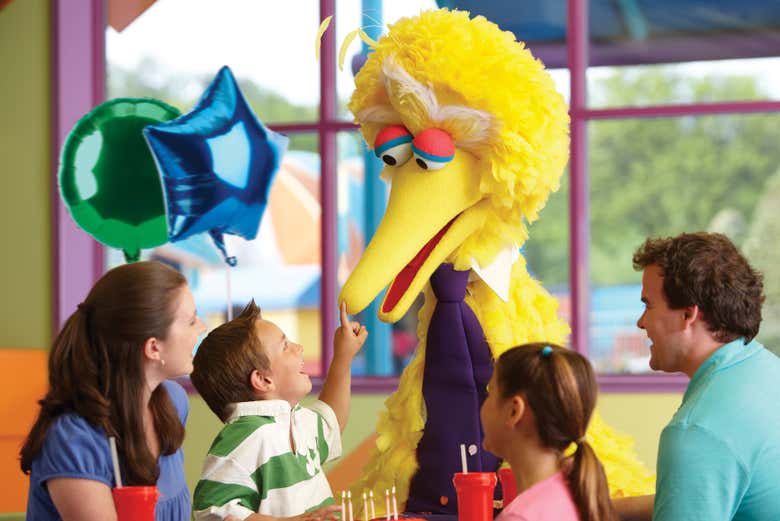 Profitez de votre repas avec Big Bird !