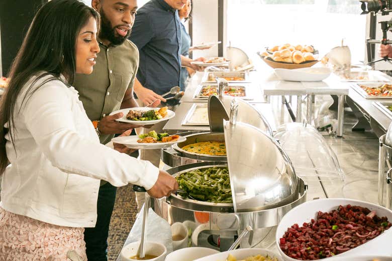 Profitez de la variété du buffet