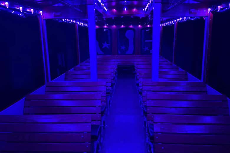 Interior del trolebús turístico de Filadelfia