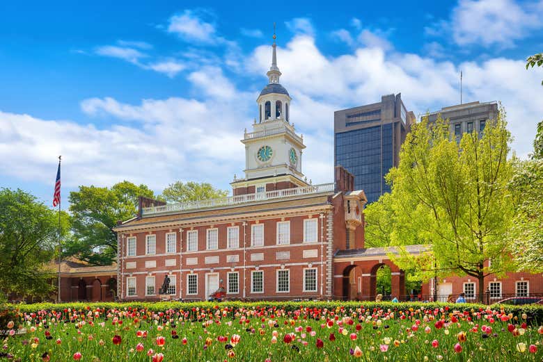Discover the iconic Independence Hall