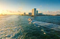 Passeio de barco ao entardecer por Fort Lauderdale