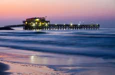 Paseo en barco al atardecer con música a bordo