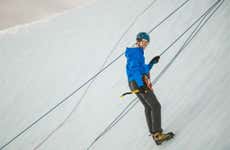 Escalada no gelo no glaciar Matanuska