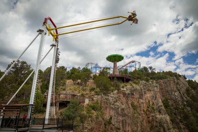 Pronto para descarregar adrenalina no Glenwood Caverns?