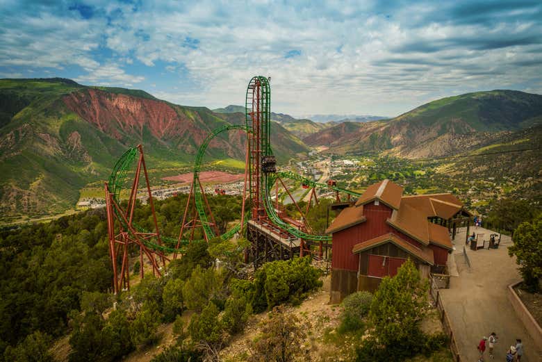 O parque rodeado pelas Montanhas Rochosas