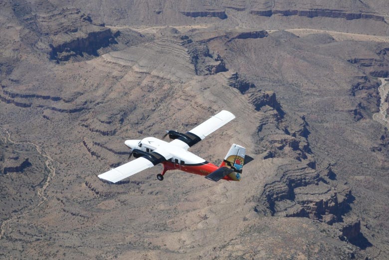 In aeroplano sul Grand Canyon