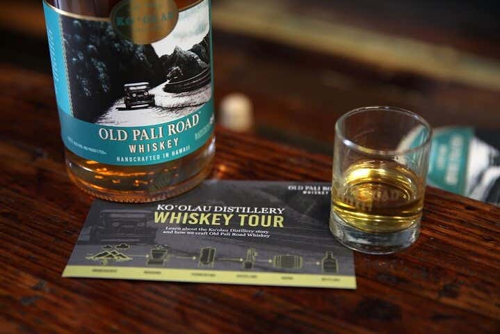 No tour de whisky na destilaria Koolau