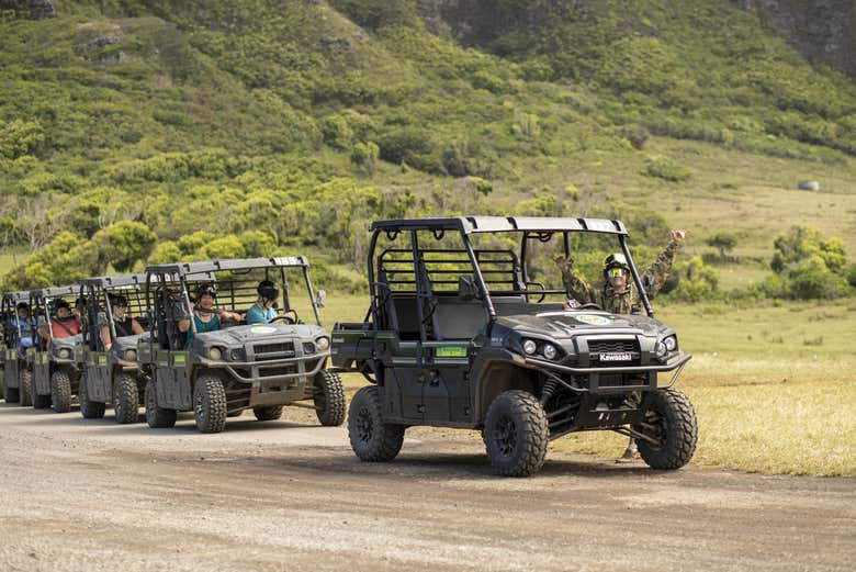 Caravana de buggies por senderos de cine en Kualoa Ranch
