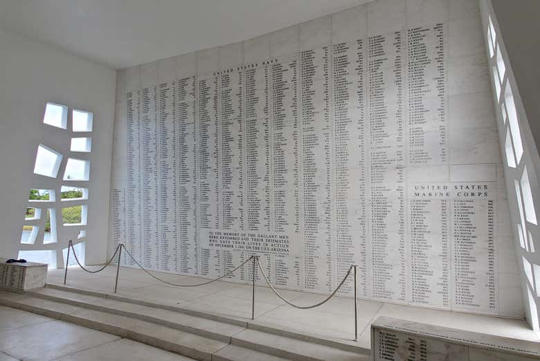 Los nombres de los muertos en el USS Arizona Memorial
