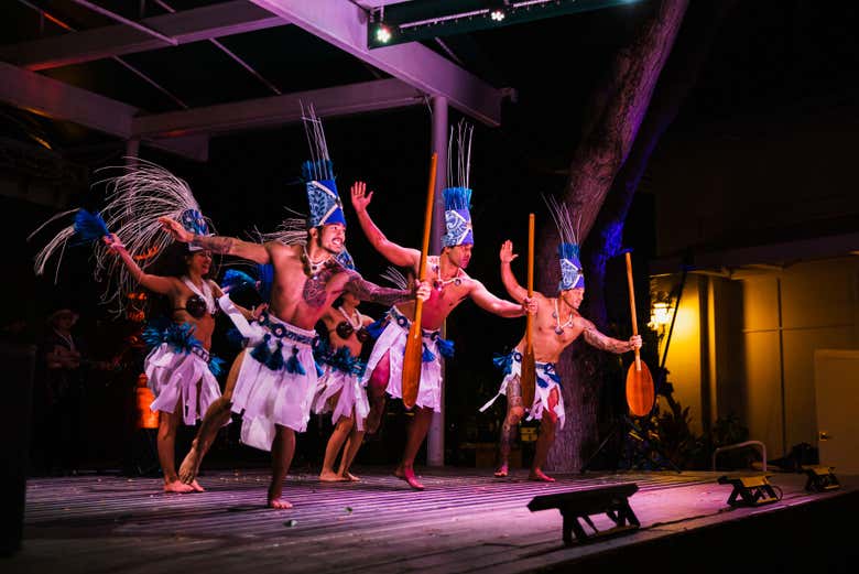 Você estará imerso na cultura polinésia