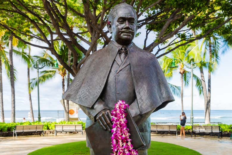 Conhecendo a história do príncipe Jonah Kūhiō