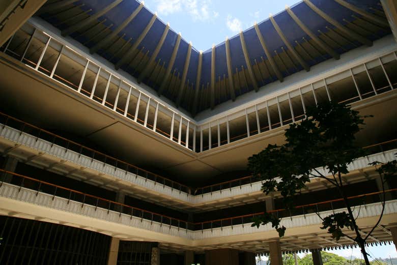Visitando gli edifici di Oahu
