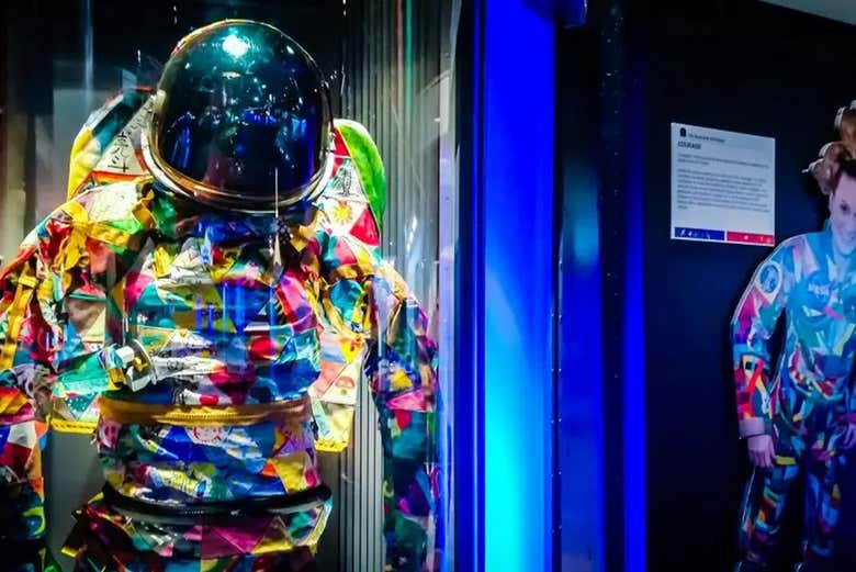 Un costume d'astronaute coloré