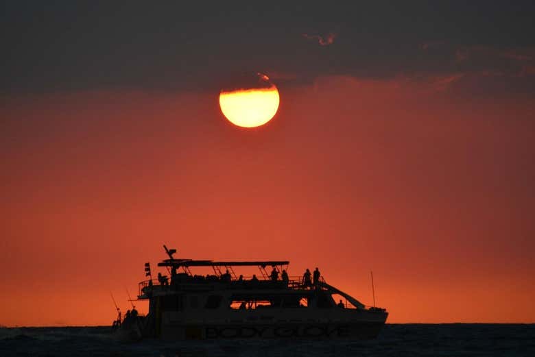 Naviguez vers le coucher de soleil