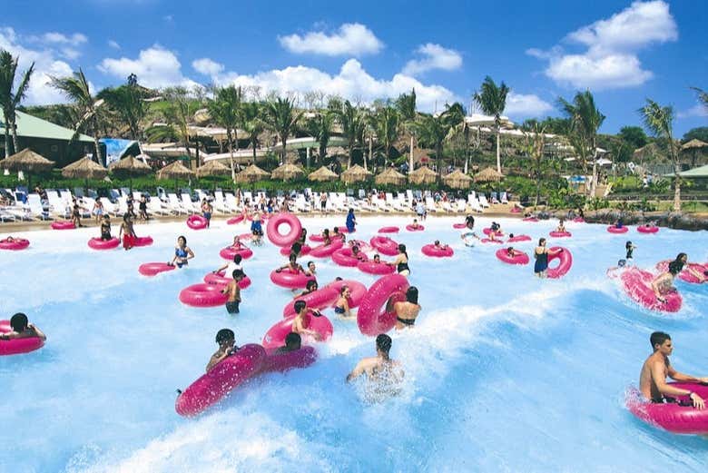 Profiter de la piscine à vagues