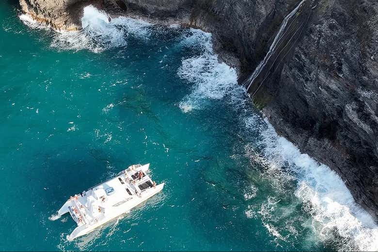 Contemplaréis la inmensidad de Na Pali desde el barco