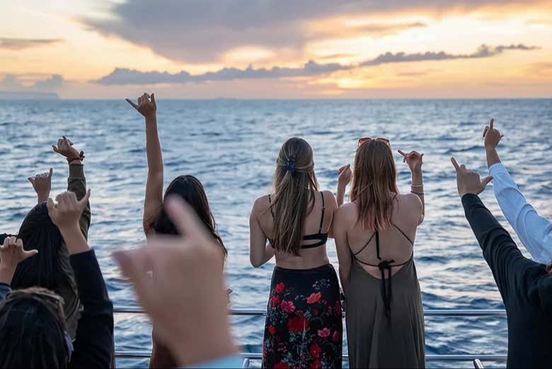 Brindad con vuestros seres queridos al atardecer
