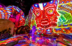 Entrada a Meow Wolf's Omega Mart