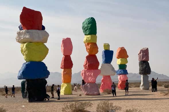 Excursión a Seven Magic Mountains + Cartel de Las Vegas