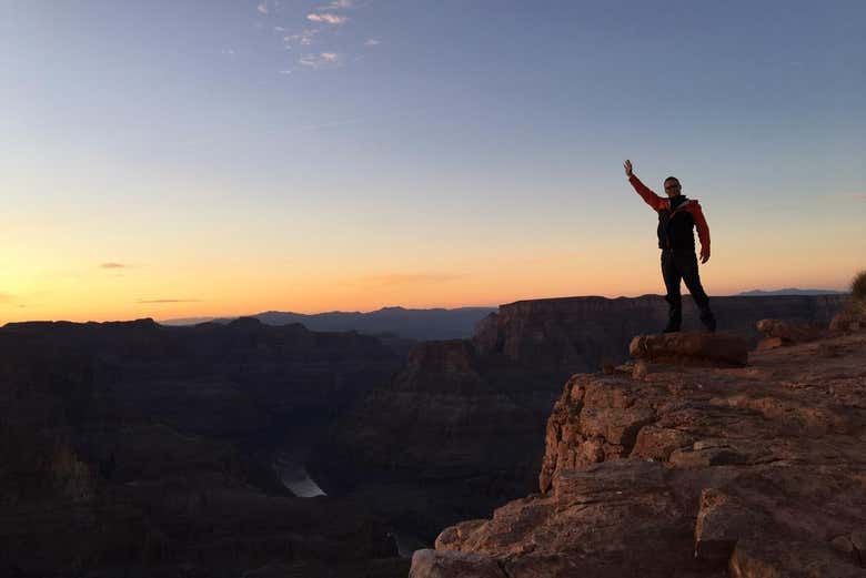 Cae la tarde sobre el Gran Cañón