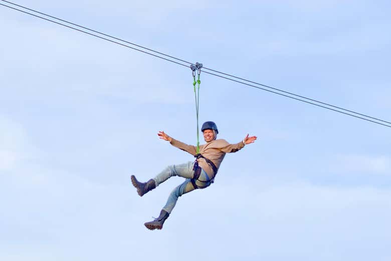 Adrenalina sulla zip line Fly LINQ