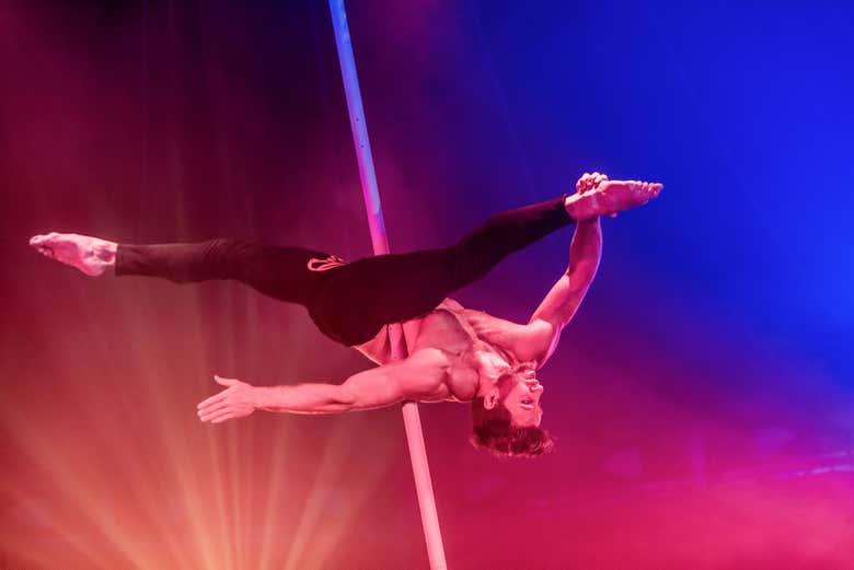 Acrobatics at the Atomic Saloon Show