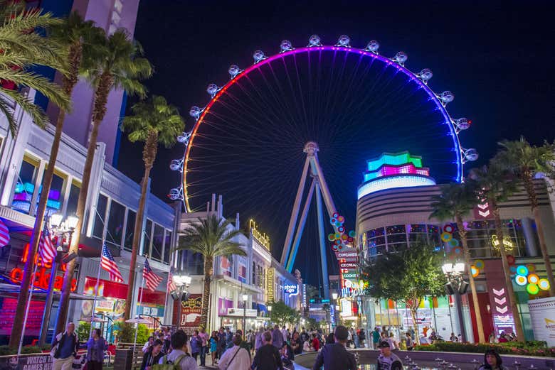 Iluminación de la noria High Roller de Las Vegas