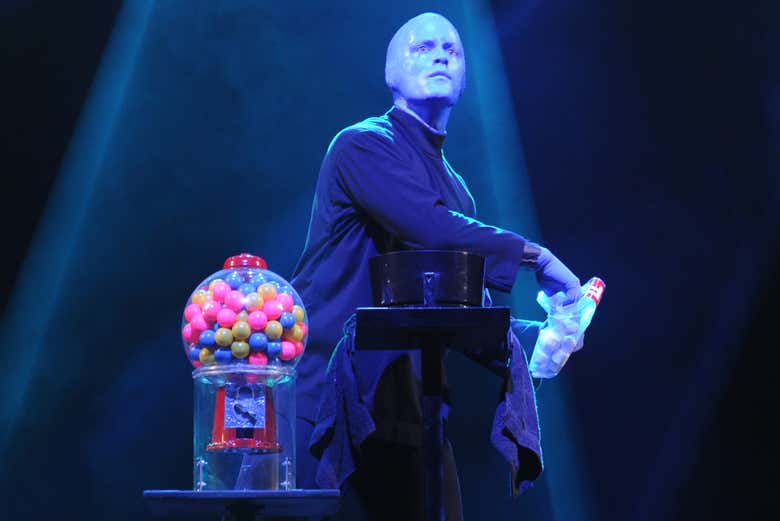 One of the artists with a Bubblegum Dispenser