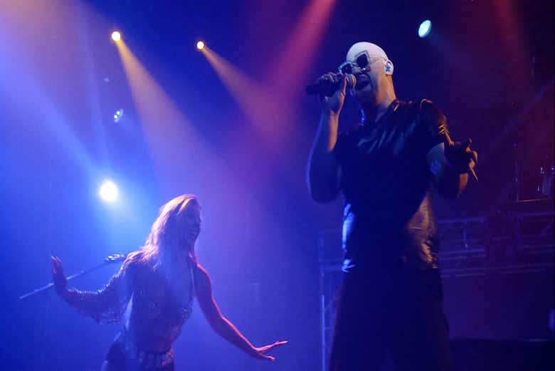 Kyle Martin singing during the show