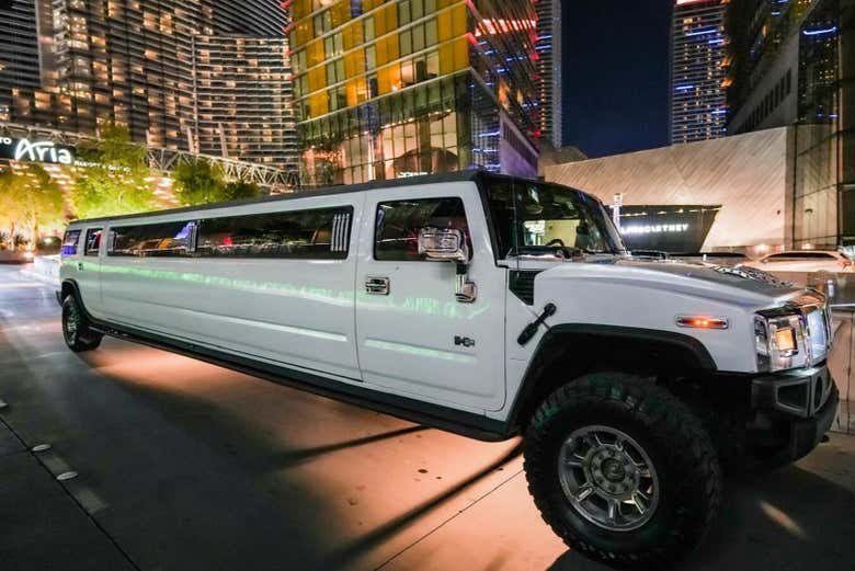 Recorreremos Las Vegas en una limusina de lujo