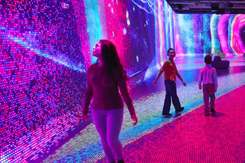 Have fun with the lights of Lite-Brite