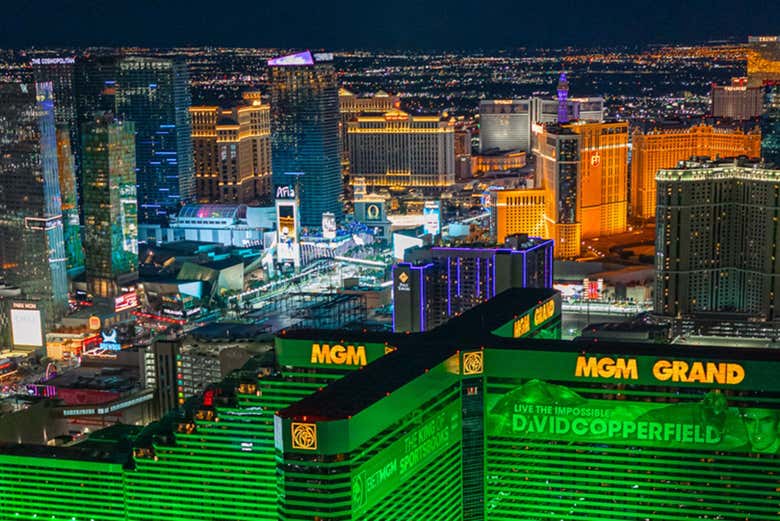 Passando pelo hotel MGM Grand Las Vegas