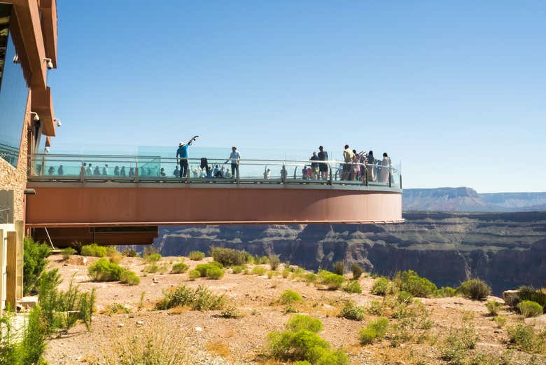 Observez le panorama depuis le point de vue du pont Skywalk