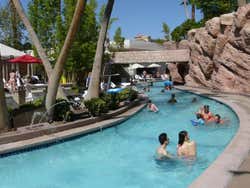 MGM Grand, piscinas