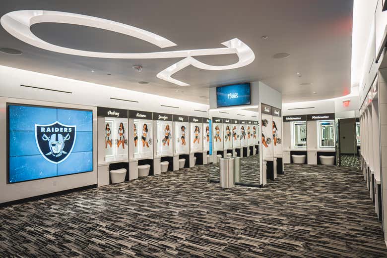 Le vestiaire des pom-pom girls des Raiders