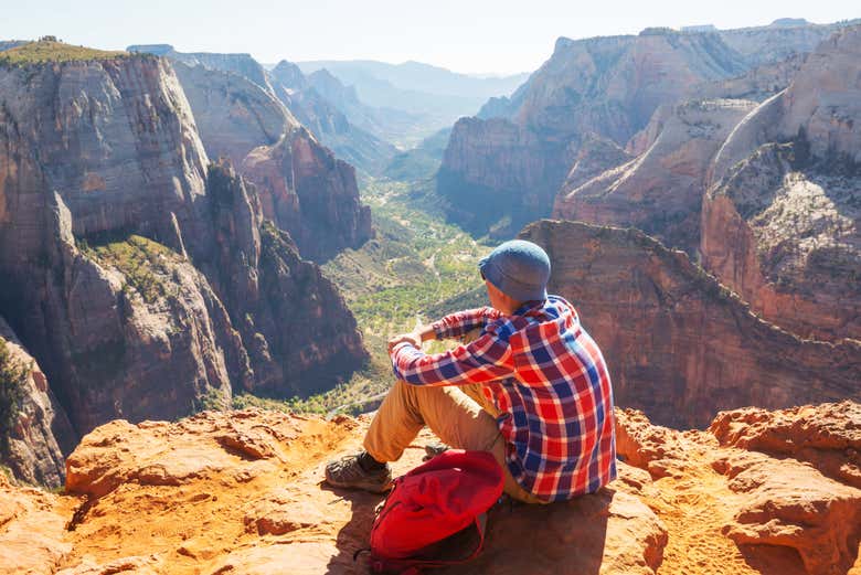 Contemplando las vistas del cañón