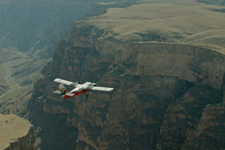 Sobrevoando o Grand Canyon de monomotor
