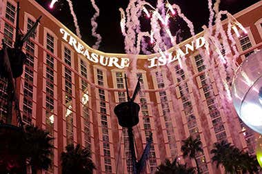 Hotel Treasure Island