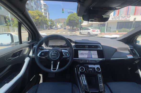 Experiencia en coche sin conductor en Los Ángeles