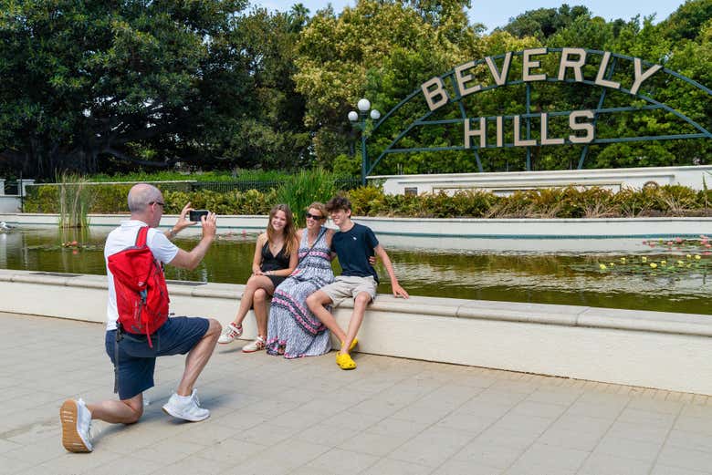 Take a picture with the famous Beverly Hills sign