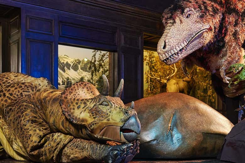 Dos dinosaurios en el Museo de Historia Natural