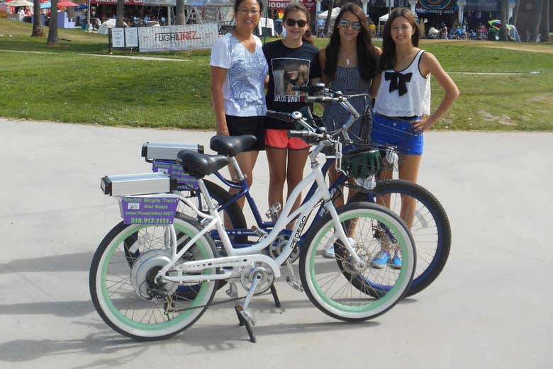Desfrutando do tour de bicicleta elétrica