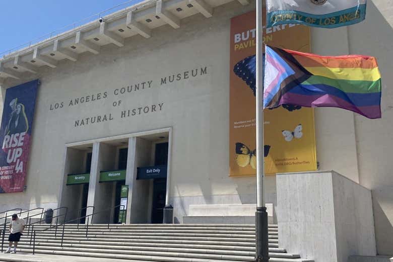 Entrada del Museo de Historia Natural de Los Ángeles