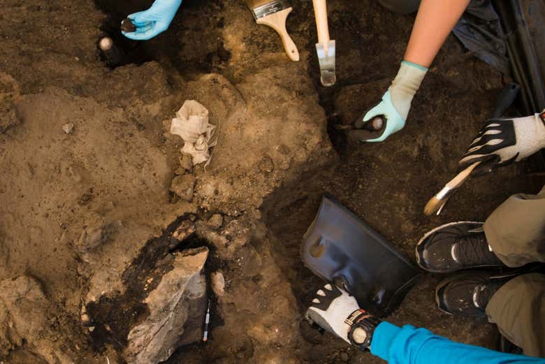 Restos de excavaciones arqueológicas en La Brea